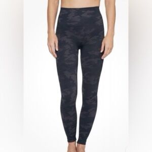 SPANX Camo Look At Me Now Seamless High Rise Yoga Athletic Leggings Size XL